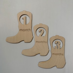 Newborn Milestone Wooden Markers, Cowboy Milestone Markers, Newborn Photos, Cowgirl, Howdy, Western Baby