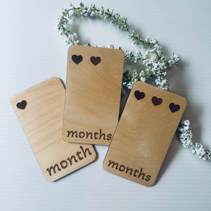 Newborn Milestone Wooden Markers, Neutral Milestone Markers, Newborn Photos, Girl, Newborn Minimalist, Little Girl Counting Milestone Marker