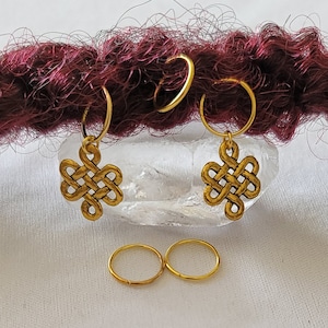 5pcs Oro Celtic Eternity Knot Charm Anelli per capelli, Dread Rings Loc Gioielli, Anelli treccia, Gioielli Loc, Dreadlock Rings