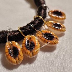 5 pezzi Anelli per capelli Oshun, Anelli per capelli conchiglia di ciprea naturale stampati girasole, Anelli treccia, Gioielli Loc, Anelli Dreadlock, Gioielli della dea Orisha