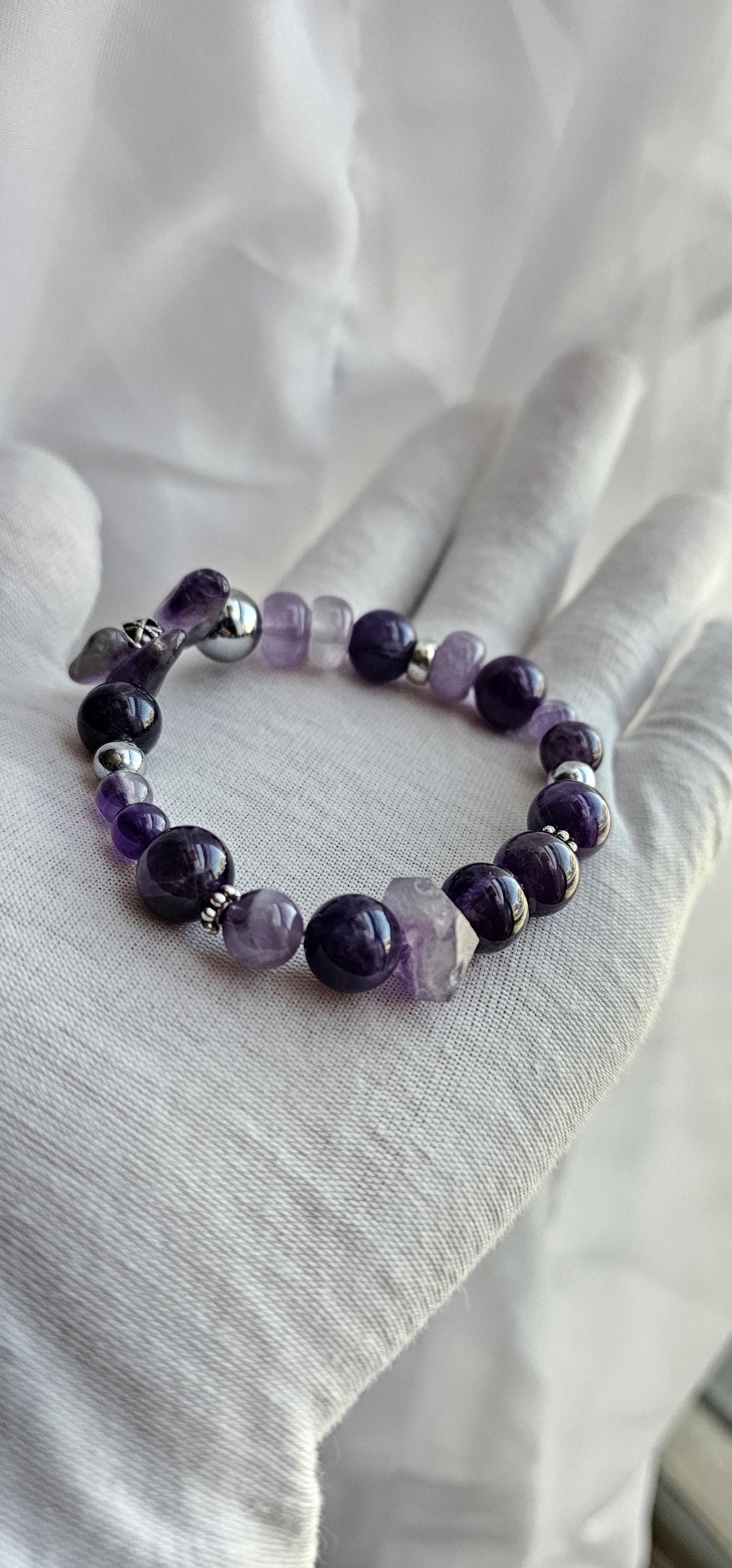ユニークなミックスアメジストクリスタルビーズブレスレット、伸縮性の
