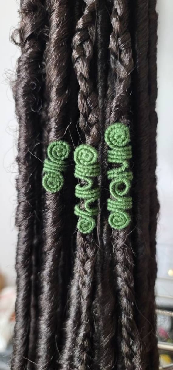Wooden beads + Twists : r/curlyhair
