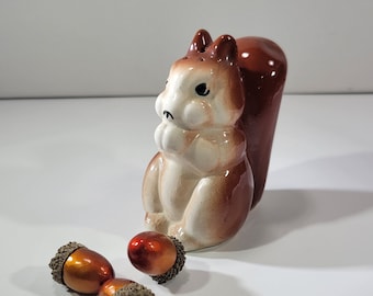 2 in 1 brown squirrel salt and pepper shaker, vintage ceramics, Fall décor