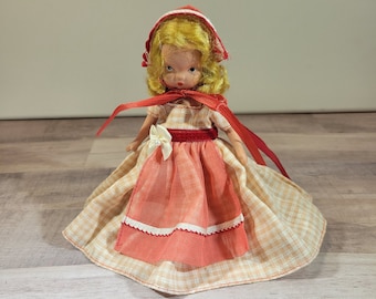 Süße Nancy Ann Puppe, gemalte Augen, Bisquit Puppe, Sammlerstück, kariertes Kleid mit roter Schürze und Haube
