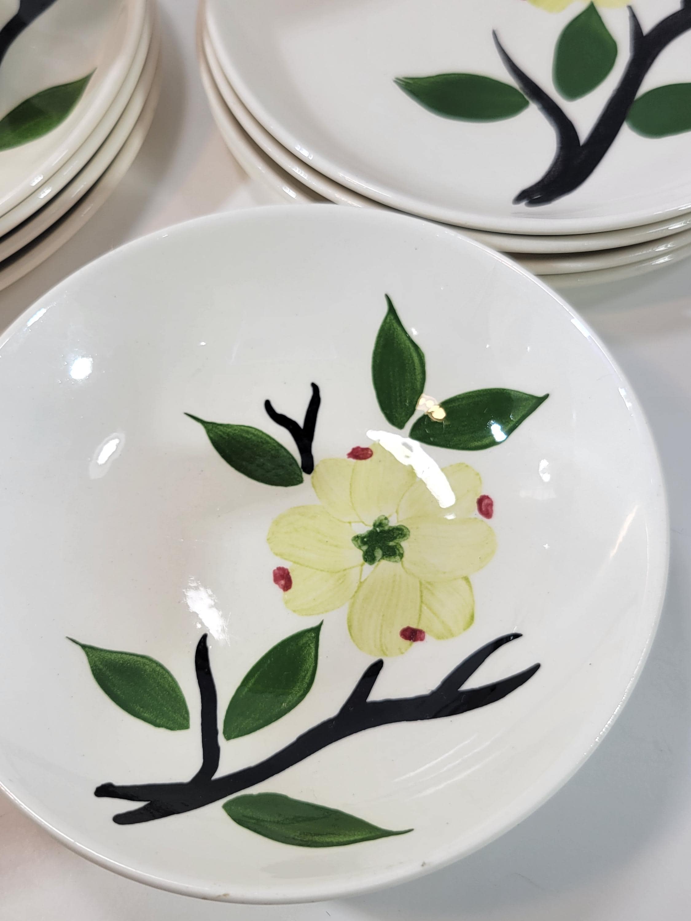 食器 Johnny Dixie Dogwood by Joni, Bowls, Cups and Saucers, and Small Plates