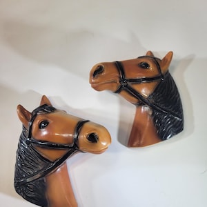 Lovely Brown horse chalkware wall hangings, horse lovers, vintage, realistic