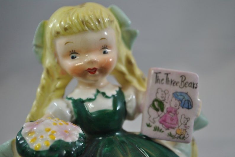 display piece Goldilocks and the 3 bears Goldilocks figurine collectible Napco girl