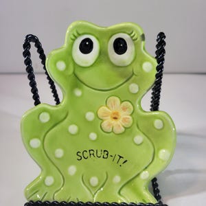 Vintage Green frog scrubbie holder, ceramic, kitchen kitsch
