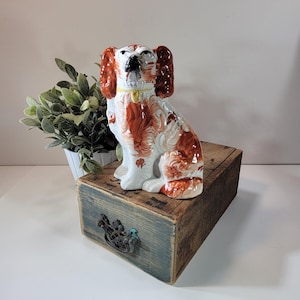 Lovely rust and white colored Staffordshire dog figurine, King Charles Spaniels