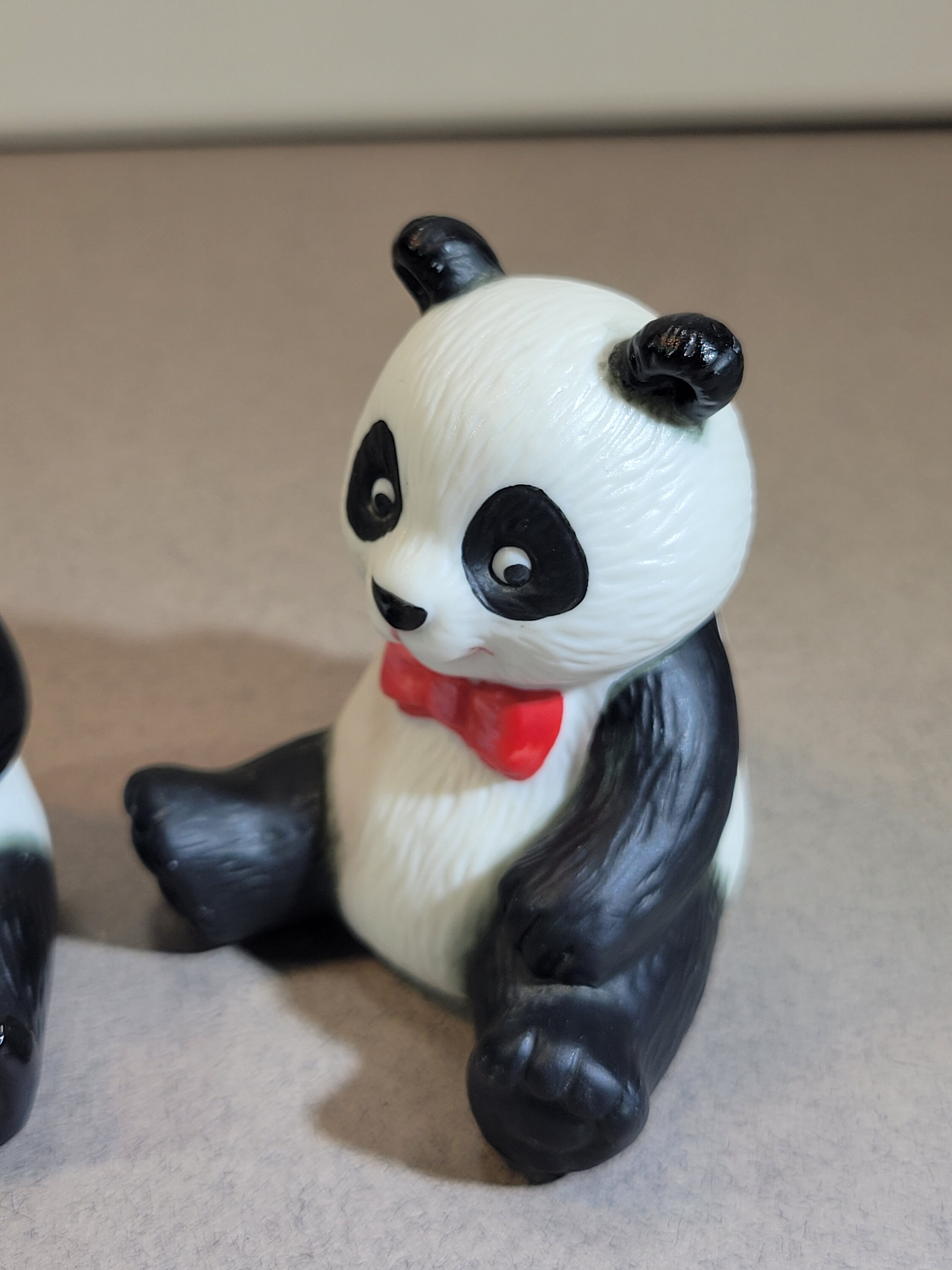 2 Figurines en résine panda 7 cm - Vegaooparty