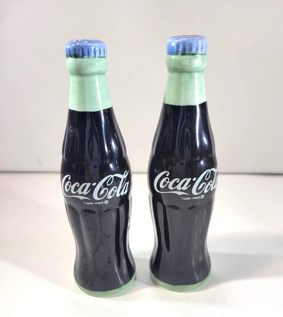 Vintage bottles of Coca Cola salt and pepper shakers, collectible, novelty shakers