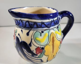 Jarra de crema mexicana de Talavera, colorida, repujada y pintada a mano, vintage.