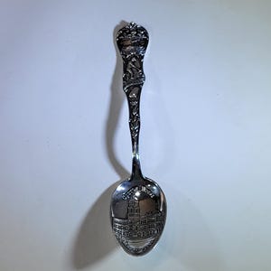 Sterling silver antique Memphis Tennessee souvenir spoon, display spoon, collector spoon