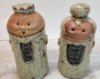 King and Queen Chess piece stoneware salt and pepper shakers, collectible, vintage, ceramic