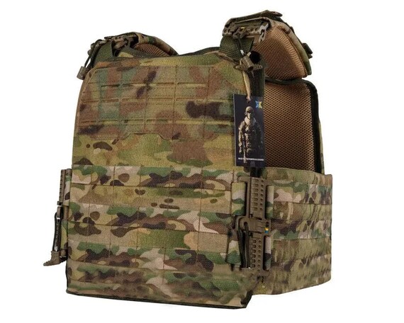 ウクライナ軍プレートキャリアベスト、マルチカム迷彩タクティカル