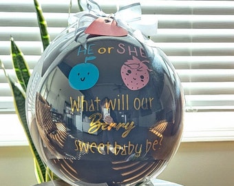 What will our Berry sweet baby be?| Berry theme | Mess FREE gender reveal balloon | NOT diy