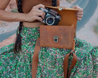 Personalized Top Grain Italian Leather Messenger Bag Camera Bag for Mirrorless, Instant, DSLR Cameras, Travel Bag, Unisex