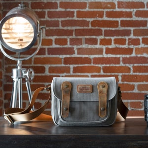 MegaGear Sequoia Canvas Kameratasche Schultertasche Tasche - Kompatibel mit Canon-Kamera, Henkel, Sony SLR/DSLR spiegellose Kameras und Objektive