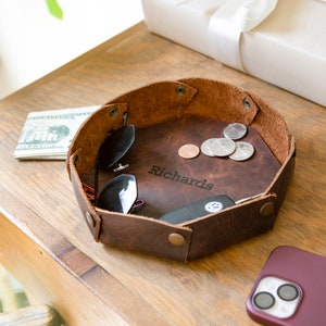 Personalized Top Grain Leather Catch All Tray, Round Valet Tray, Office Desk Organizer, Storage Tray, Decorative Vanity Tray