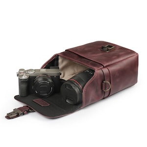 Personalisierte italienische Leder-Umhängetasche, Kameratasche für spiegellose, Sofortbild und DSLR-Kameras, Reisetasche, Unisex handgefertigt Bild 9