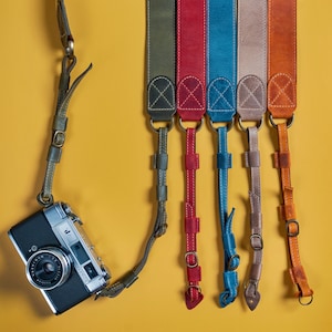 Personalized Leather Camera Strap Gift Custom Strap for Photographers DSLR Camera Holder - Gift for him Gift for Her