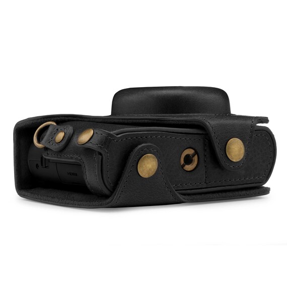 Megagear MG701MegaGear Leather Camera Case With Strap