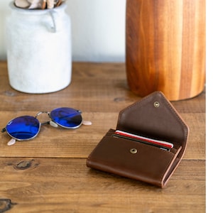 Unisex Lightweight Coin and Credit Card Organizer in Different Colors, RFID Blocking Leather Coin Purse with Credit Card and Cash Pocket