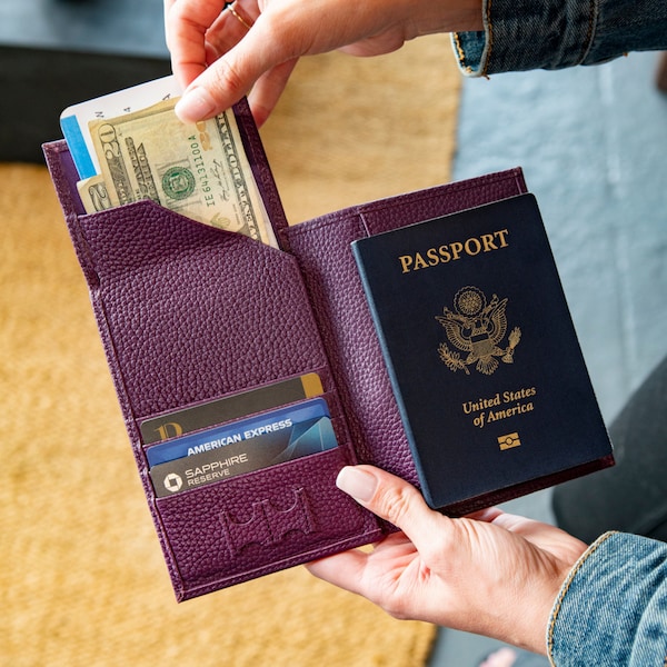 Capa de passaporte em couro com etiqueta de bagagem | Presente de formatura personalizado para formandos | Kit de viagem para a turma de 2026 | Carteira MegaGear