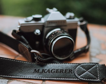 Personalized Leather Camera Strap Gift Custom Strap for Photographers DSLR Camera Holder - Gift for him Gift for Her Brown / Black
