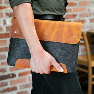 Personalized Fine Leather and Fleece Sleeve Bag for MacBook Pro and Air, 16 Inch, 15 Inch, 14&quot; & 13.3 Inch, MacBook Case, iPad Pro 12.9‑inch