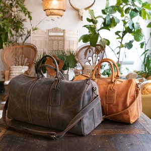 Personalisierte handgefertigte Top Grain Leder Weekender Bag mit verstellbarem Schultergurt und Innentasche, Retro Style Seesack