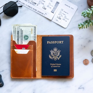 Étui pour passeport en cuir personnalisé avec fente pour billet, étui pour passeport personnalisé, portefeuille pour passeport en cuir véritable avec fentes pour crédit