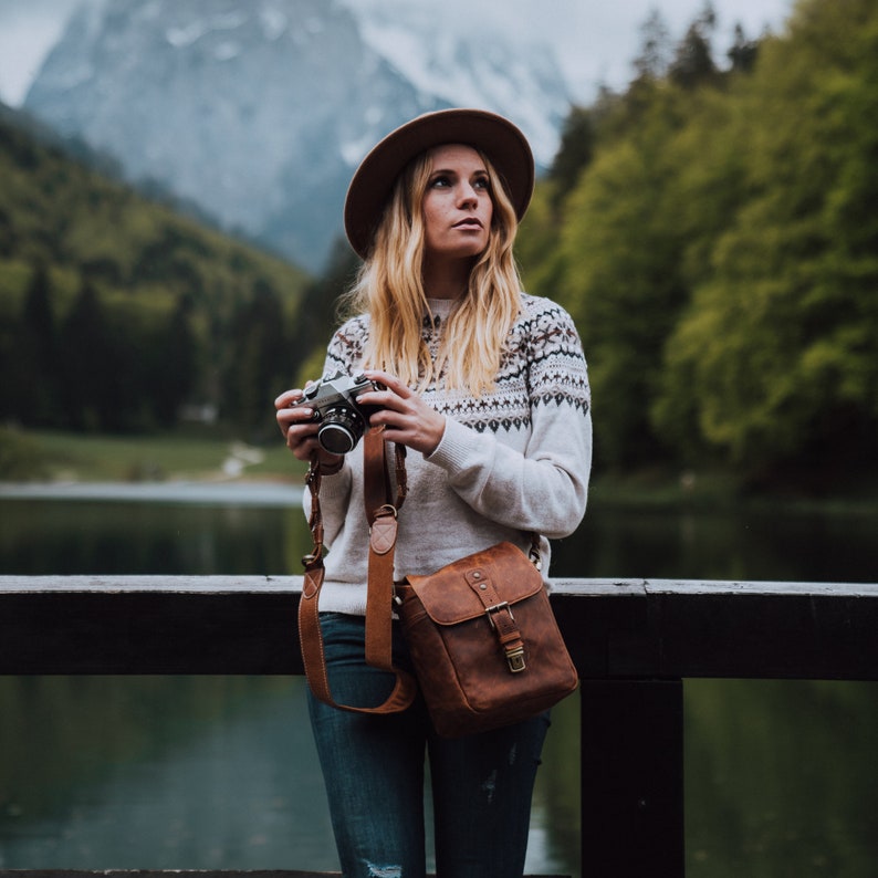 Personalisierte italienische Leder-Umhängetasche, Kameratasche für spiegellose, Sofortbild und DSLR-Kameras, Reisetasche, Unisex handgefertigt Bild 2