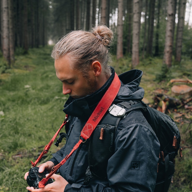 Personalisierter Leder-Kameragurt, Geschenk, individueller Gurt für Fotografen, DSLR-Kamerahalter Geschenk für ihn, Geschenk für Sie Red