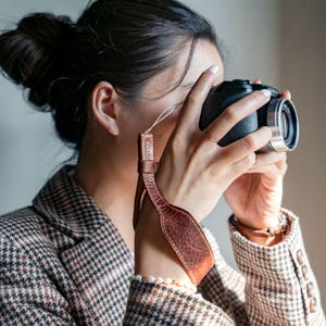 Personalisierte SLR DSLR Top Korn Leder Kamera Handschlaufe, verstellbare Leder Kameragurt, Kamera Gurt Abdeckung, Kamera Handschlaufe