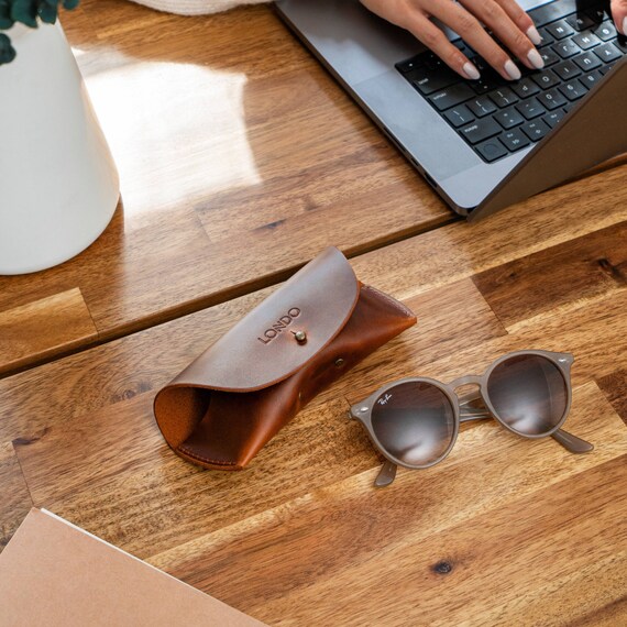 Clasp sales glasses case