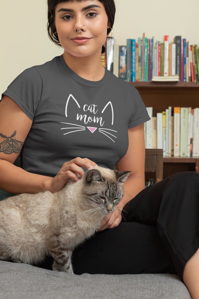 Best Cat Mom Ever T-shirt Rescue Shirts Mothers Day Cat Gift Crazy Cat Lady Gift Gift Ideas for Cat Lovers Funny Cat Shirts