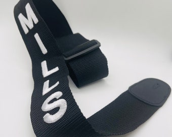 カスタムギターストラップ、刺繍入りギターストラップ、パーソナライズギターストラップ、ギタリストへのギフト、ミュージシャンへのギフト、カスタム刺繍、ギターギア