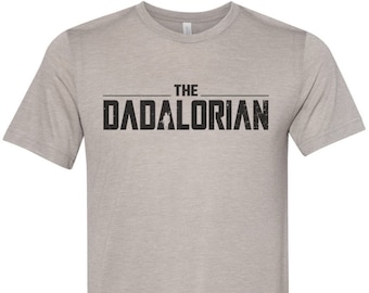 Chemise Dadalorian, The Dadalorain, Dad To Be Shirt, New Dad, Gift For Dad, Unisex Fit, Dad Announcement, Father’s Day Gift, Gift For Him