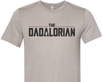 Chemise Dadalorian, The Dadalorain, Dad To Be Shirt, New Dad, Gift For Dad, Unisex Fit, Dad Announcement, Father’s Day Gift, Gift For Him