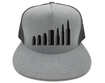 Gorra con pistola, balas, amante de las armas, gorra de tiro, gorra de campo de tiro, ¡10 opciones de gorras!, ropa con pistola, regalo para él, gorra ajustable con broche trasero