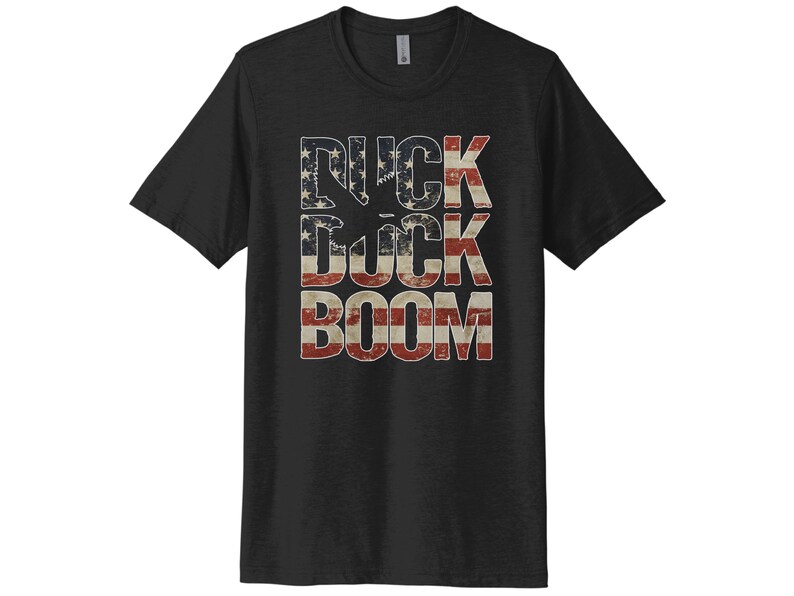 Camicia da caccia alle anatre, USA Duck Duck Boom, Camicia per uccelli acquatici, Camicia da caccia, Regalo per gli uomini, T-shirt patriottica, Caccia agli uccelli acquatici, T-shirt da cacciatore di anatre BLACK