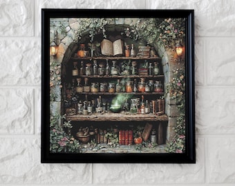 Può includere: Stampa incorniciata di un mistico scaffale da farmacia, pieno di barattoli di vetro, bottiglie e libri. La scena è ambientata all'interno di un arco in pietra, adornato da vegetazione e luci soffuse, creando un'atmosfera magica e incantevole.