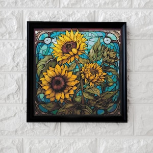 Peut inclure: Une impression d'art encadrée représentant une illustration de style vitrail de trois tournesols aux pétales jaunes et aux centres bruns sur un fond bleu et vert.