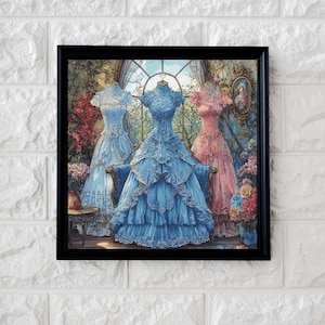 Peut inclure: Une peinture encadrée représentant trois femmes en robes vintage. Les robes sont bleues, roses et blanches. Les femmes sont debout dans un jardin avec des fleurs et de la verdure.