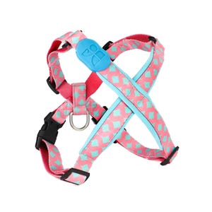 Pettorina per cani a forma di X in rete traspirante, cinghie regolabili, motivi unici