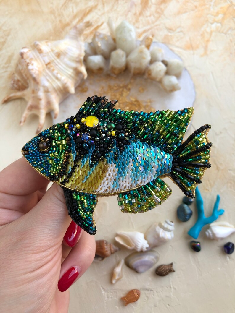 Brooch fish