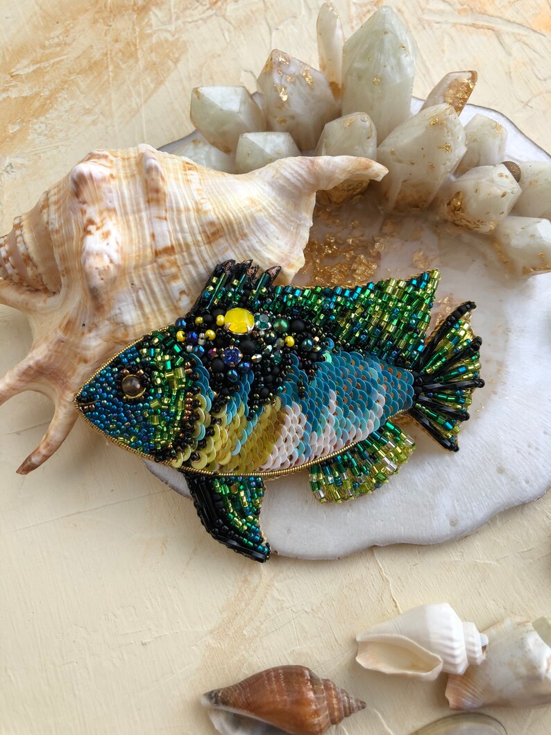 Brooch fish