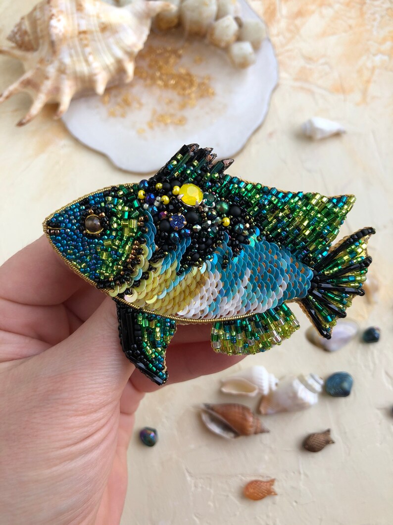 Brooch fish