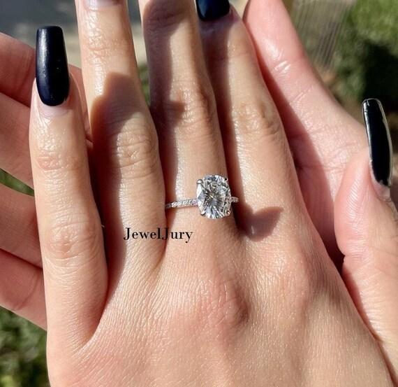2.5 ct moissanite engagement ring outlet